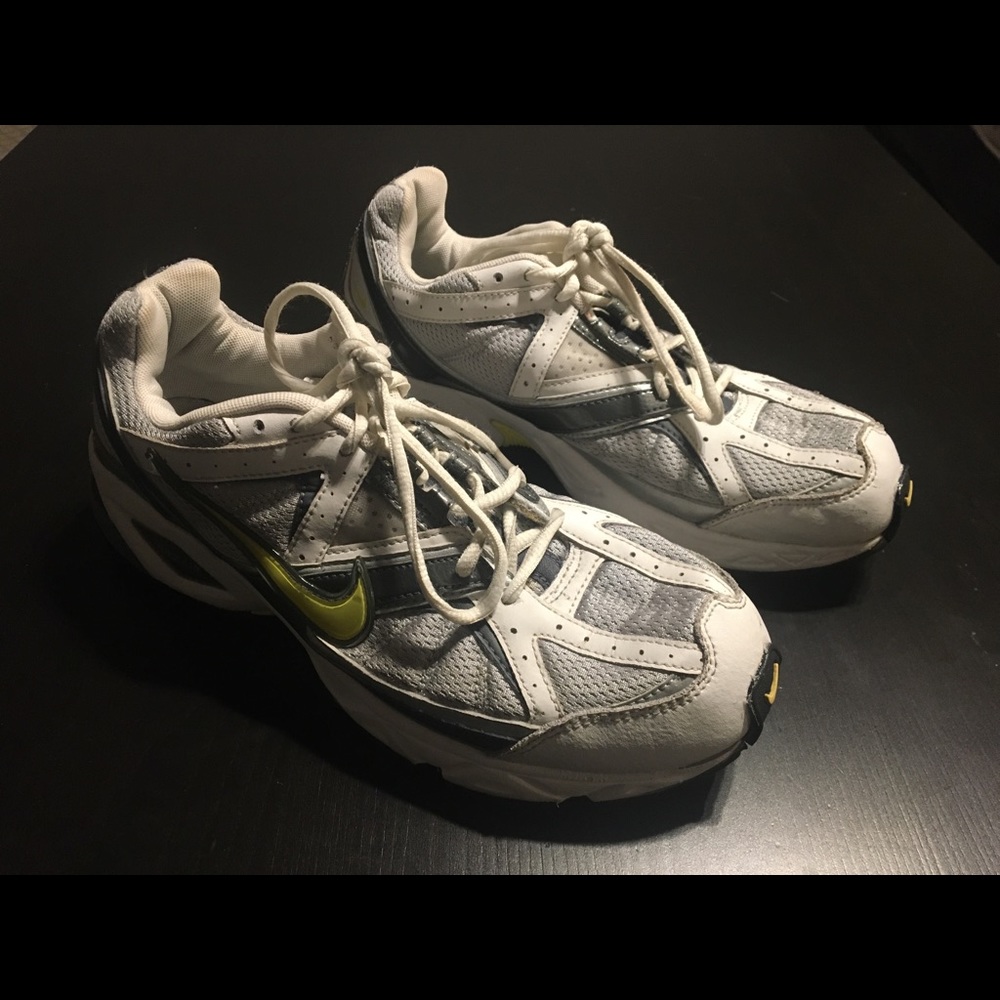 Nike BRS running shoes men’s size 11